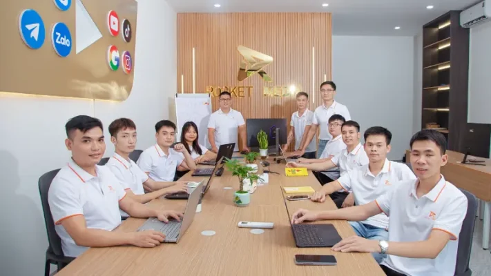 tầm nhìn tại Rocket Media
